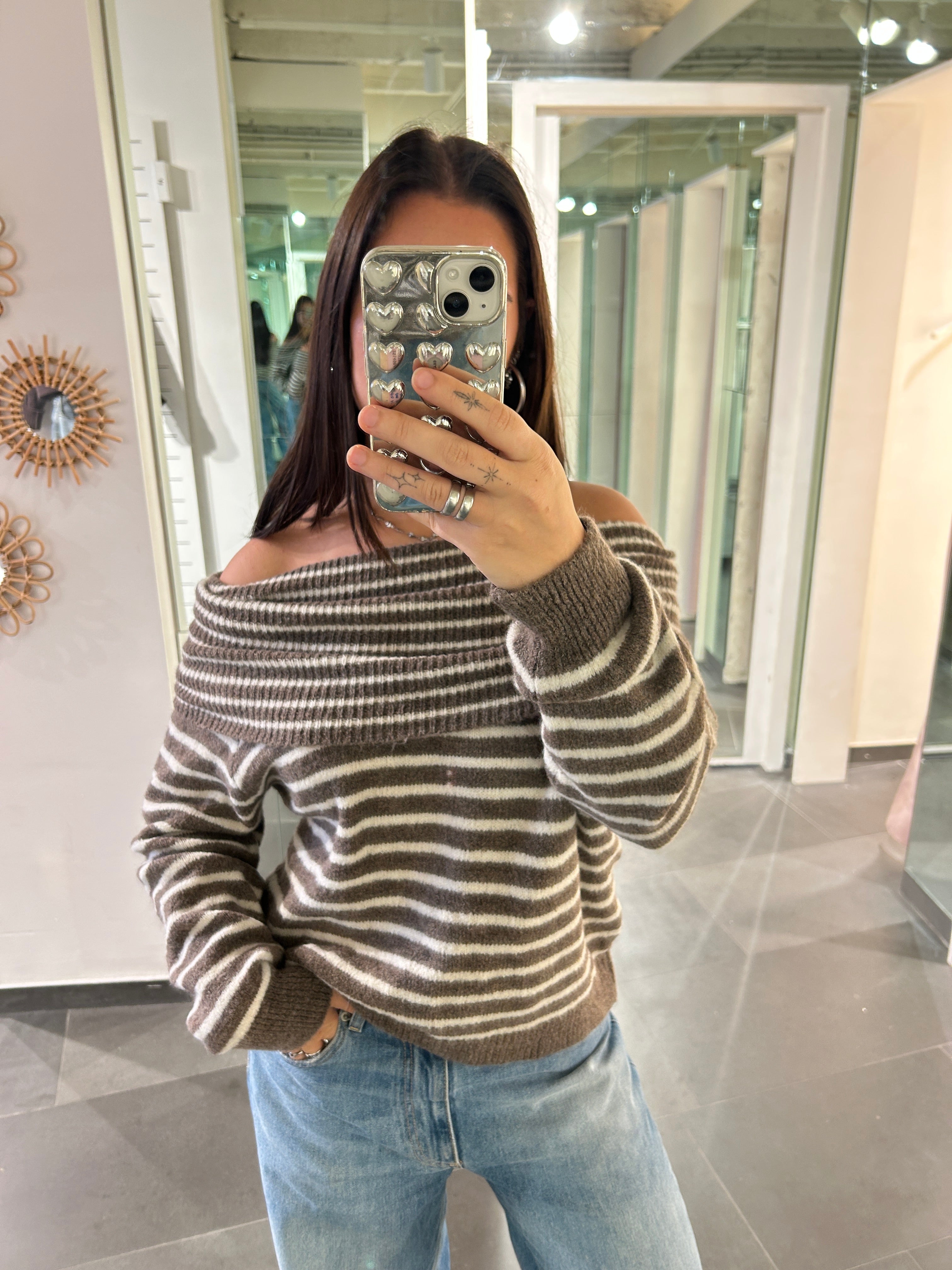 Off Shoulder Sweater Taupe/White