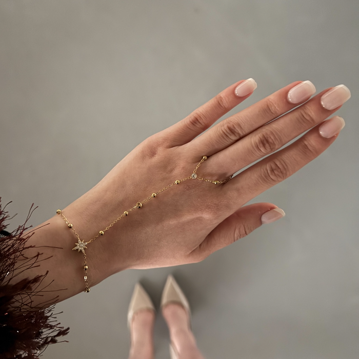 Wavey Starz Hand Chain